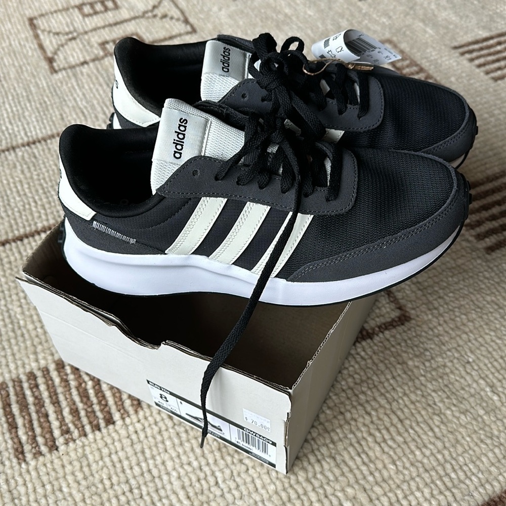 Brand new adidas Run 70s